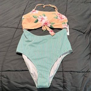 New with tags cupshe one piece bathing suit size large